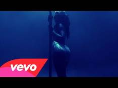 Rihanna - Pour It Up video